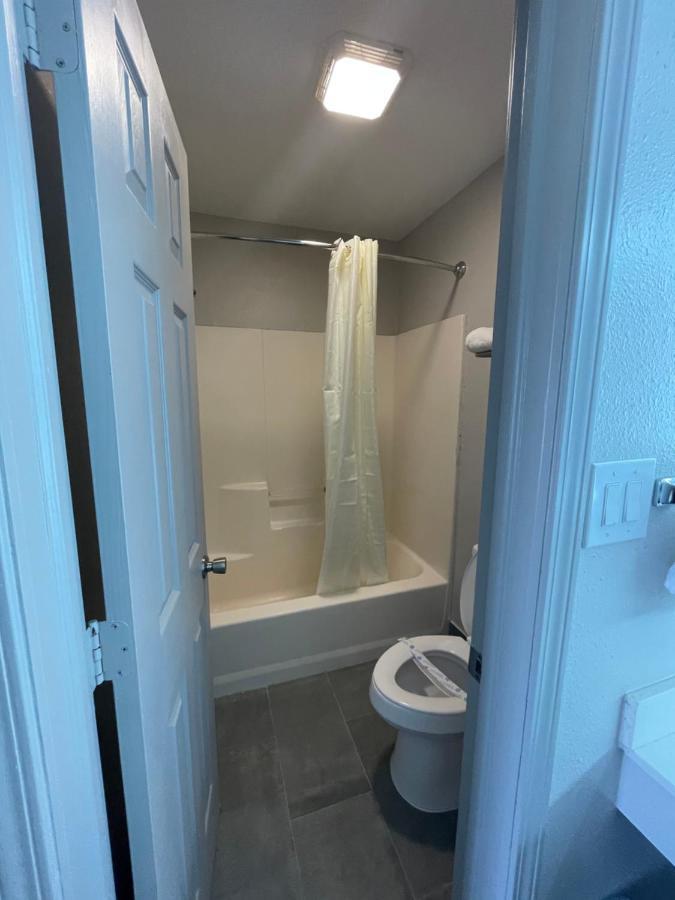 Americas Best Value Inn Muskogee Buitenkant foto